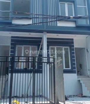 Rumah di Komplek Beacukai