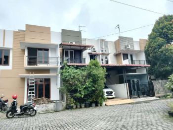 dijual rumah di perumahan city suite Gatot Subroto