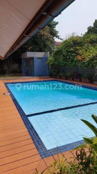 Rumah Classic Bukit Golf Jual Cepat, Rumah Fasilitas Lengkap di Pondok Indah