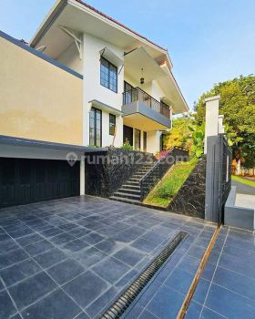 Rumah Mewah Asri Siap Huni di Pondok Indah Ada Pool