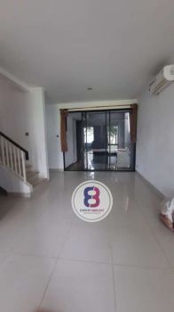 Rumah Cantik di dekat Mall Bxchange di Kebayoran Bintaro Jaya