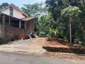 Tanah Nempel Aspal di Kalisegoro Gunungpati Dekat Unnes