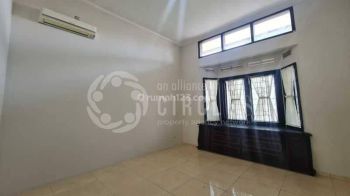 Rumah berkelas,super nyaman buat keluarga kamu di Kota Baru Parahyangan Bandung