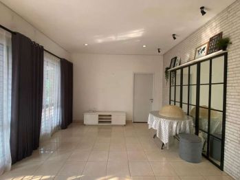 Disewakan rumah full furnish dekat Paradise Walk Serpong