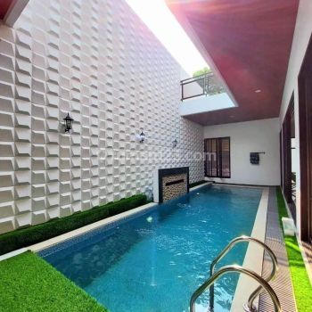 Rumah murah Bagus dengan kolam renang di Bintaro sektor 8 Tangerang Selatan