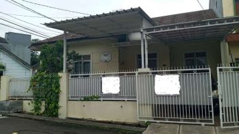 Dikontrakan rumah bukit golf cibubur posisi hook hidup