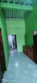 Kost bangunan baru belakang halte busway