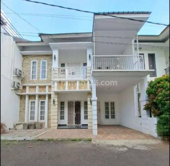 Rumah manis 2 lantai dalam cluster di pondok kelapa
