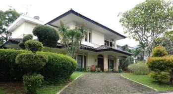 RUMAH MODERN SIAP HUNI DENGAN HALAMAN LUAS  DI MARGASATWA, CILANDAK