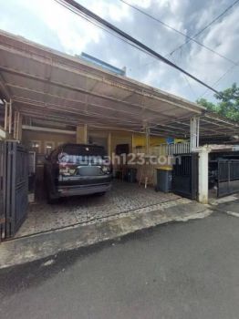 Di Jual Rumah at Srengseng Sawah Jagakarsa
