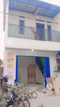 Di sewakan ruko 2 lantai . Lokasi paru bogor desa waru .