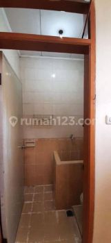 Rumah 2 Lantai di Taman Surya 3, Jakarta Barat