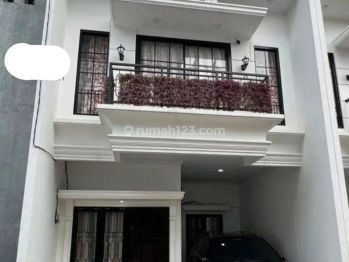 Rumah Siap Huni & Strategis 15 menit ke Stasiun Pondok Cina di Clow N Fish