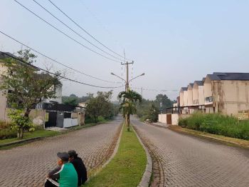 di jual murah 150m/kav jl boulevard BNR hunian asri
