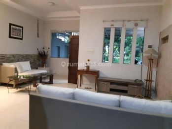 Rumah Minimalis LUX 3 Lantai Bagus Setraduta