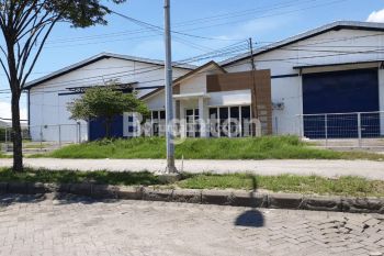 GUDANG SIAP PAKAI SURABAYA BARAT DEKAT EXIT TOL ROMOKALISARI