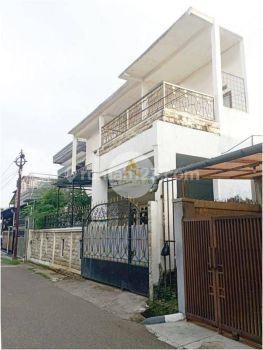 Rumah 2 Lantai Bagus Semi Furnished di Kopo Bandung, Bandung