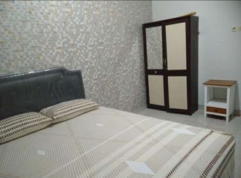 Utara Pakuwon Mall Private Pool Homestay Keluarga