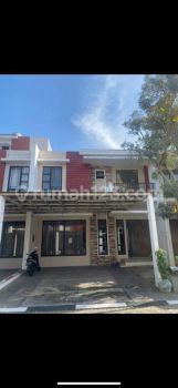 SEWA RUMAH DUA LANTAI UKURAN 8x15  Unfurnished