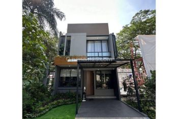 Dijual Lokasi Dekat Dengan Pusat Kota, Rumah 2 Lantai Mewah