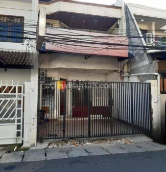 DISEWA Rumah 2 lantai di jalanan utama tomang Jakarta barat