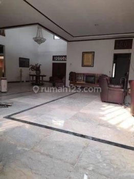 Villa 1 ha Di Tengah Kota Depok View Danau Telaga Golf Sawangan