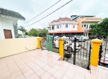 Disewakan Rumah Tengah Kota Di Perumahan Mitra Raya