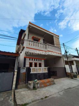 Rumah 2,5 Lantai di Taman Wisma Asri 2 Bekasi