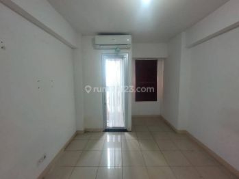 2 Bedroom Sewa Tahunan, Semi Furniture, Apartemen Green Bay