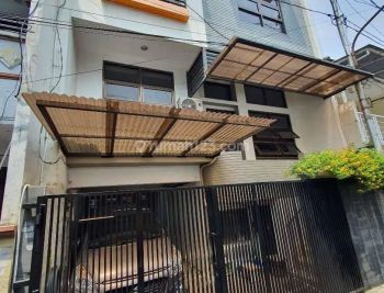 Rumah bagus Siap huni surat SHM Di Tanjung Duren(TD166)