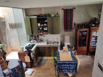 Disewakan Rumah Cantin2 Lantai dekat pondok indah Bebas Banjitr Jaksel