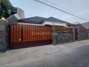 Rumah Mewah Dekat Tol Dan Stadion Manahan