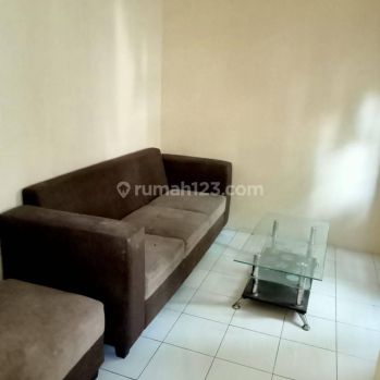 Rumah Dua Lantai Masuk Mobil Sarijadi