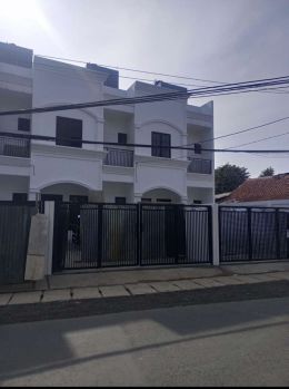Rumah 2,5 lantai Jagakarsa