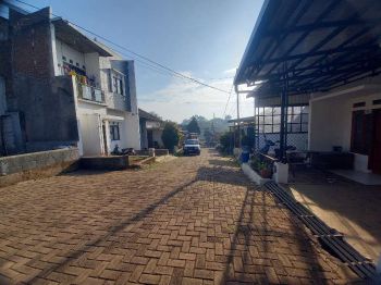 Rumah cileunyi komplek cendana dekat keu akses unpad dan tol cileunyi