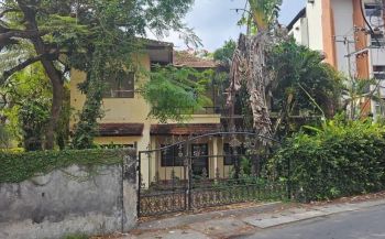 Tanah Petitenget Bonus Bangunan Kerobokan Badung Bali