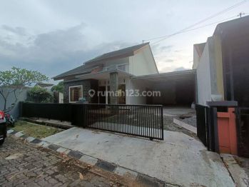 Rumah tengah kota Ungaran siap huni dekat pintu tol Ungaran disewakan di Griya