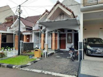 Rumah dekat dengan Mall di Pesona Khayangan Sukmajaya, Depok