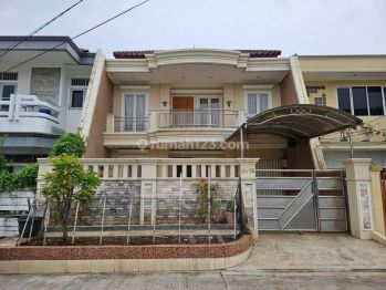 Rumah Siap Huni Depan Taman di Green Garden Jakarta Barat