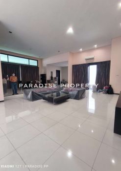 Sewa Rumah Bagus dan Luas di Istana Dieng