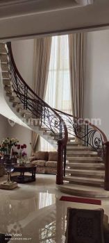 Jual Murah Rumah Mewah 3 Lantai Bagus di Jakarta Utara