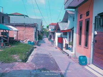 Tanah SHM pekarangan siap Bangun lokasi sawah karang Jebres solo