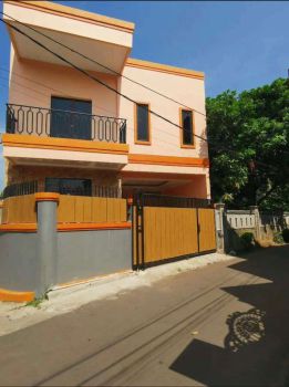 Di kontrakan rumah 2 lantai murah,hanya untuk tahunan..