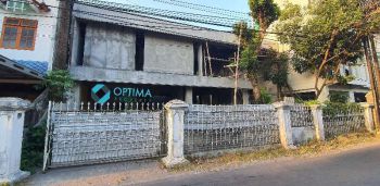 Tanah +bangunan 60% utara UGM Pogung Lor di Plemburan Jogja Monjali