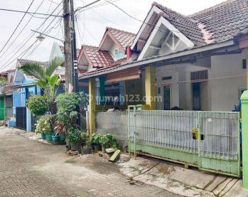 Rumah cantik siap huni dekat stasiun jombang