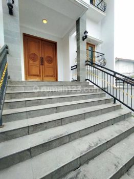 Rumah Modern Classic Parkir Basement Private Rooftop Cinere Depok