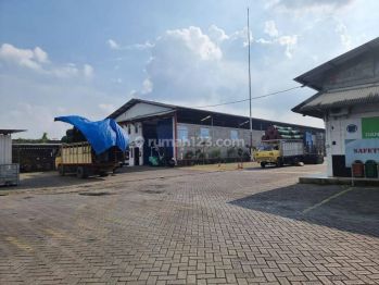 Gudang Strategis Dengan Space Lahan Luas di Taman, Sidoarjo