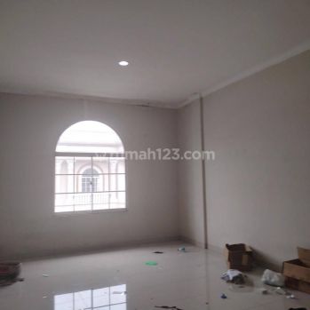 sewa ruko green lake city dalam komplek