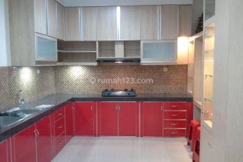 Rumah 2 Lantai Full Furnished Di Puri Mansion