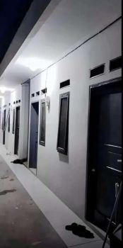 Di jual kontran 4 pintu bangunan baru Parung kored Ciledug kota tgr